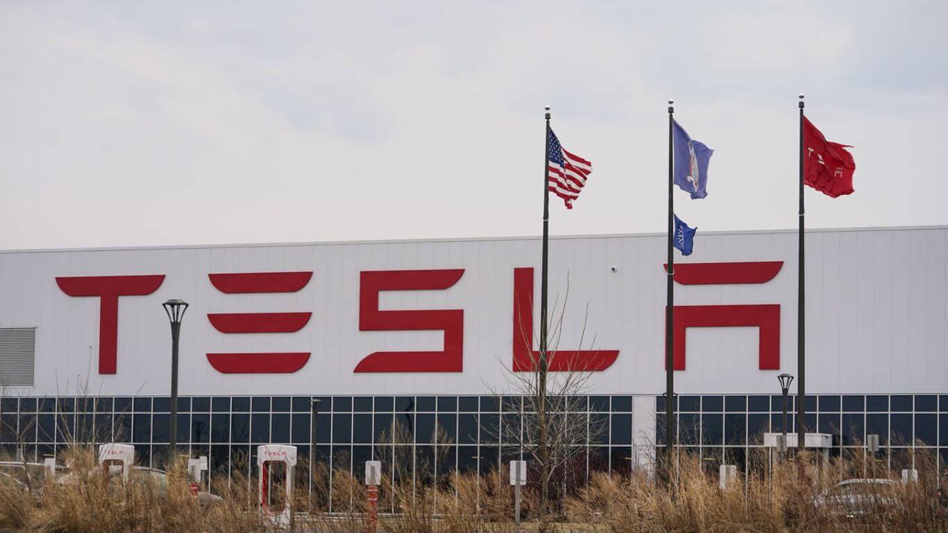 Tesla workers dismiss as punishment for supporting a union, according to a complaint